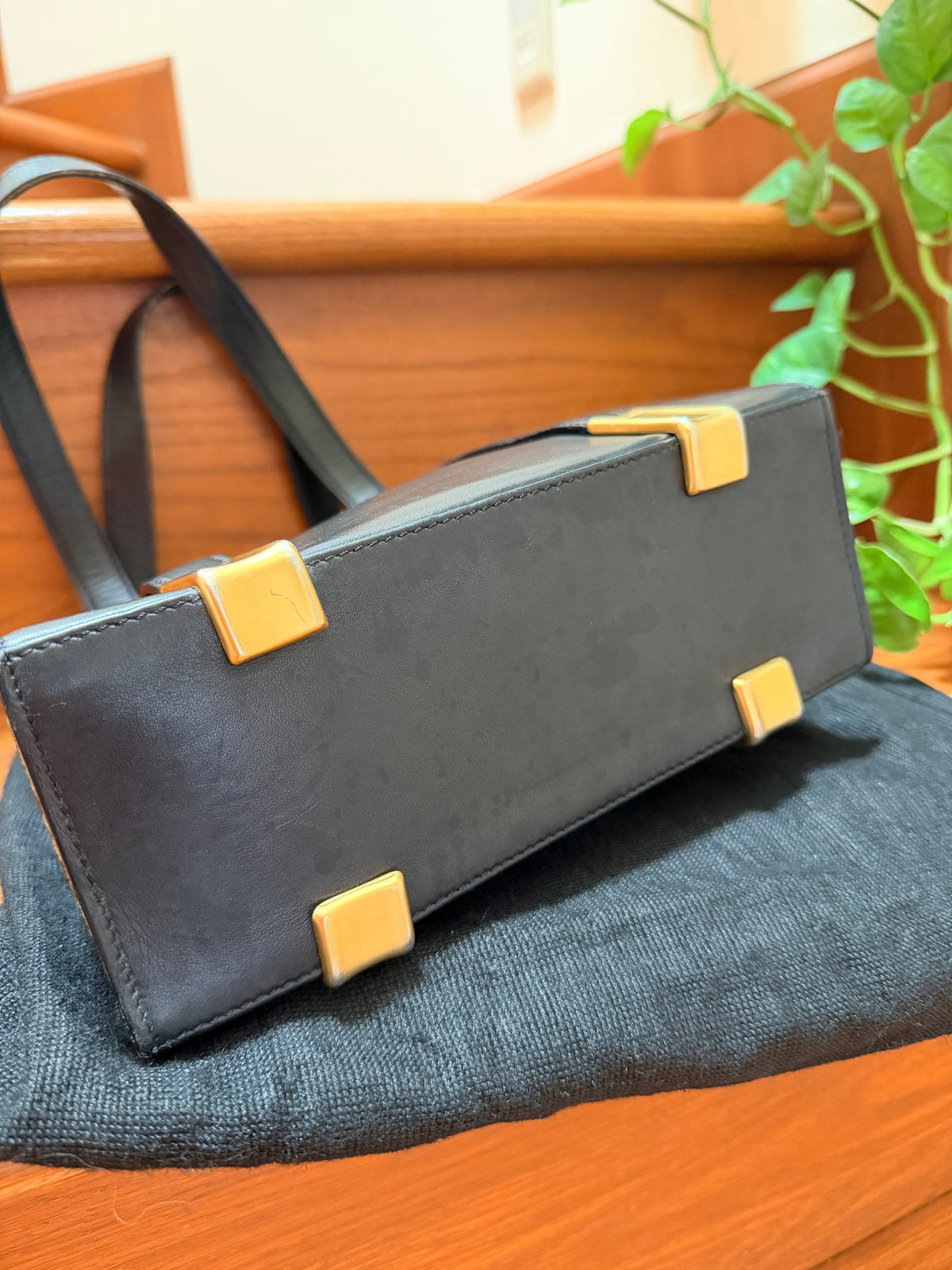 Clasic Atemporal: Céline Vintage Leather Bag