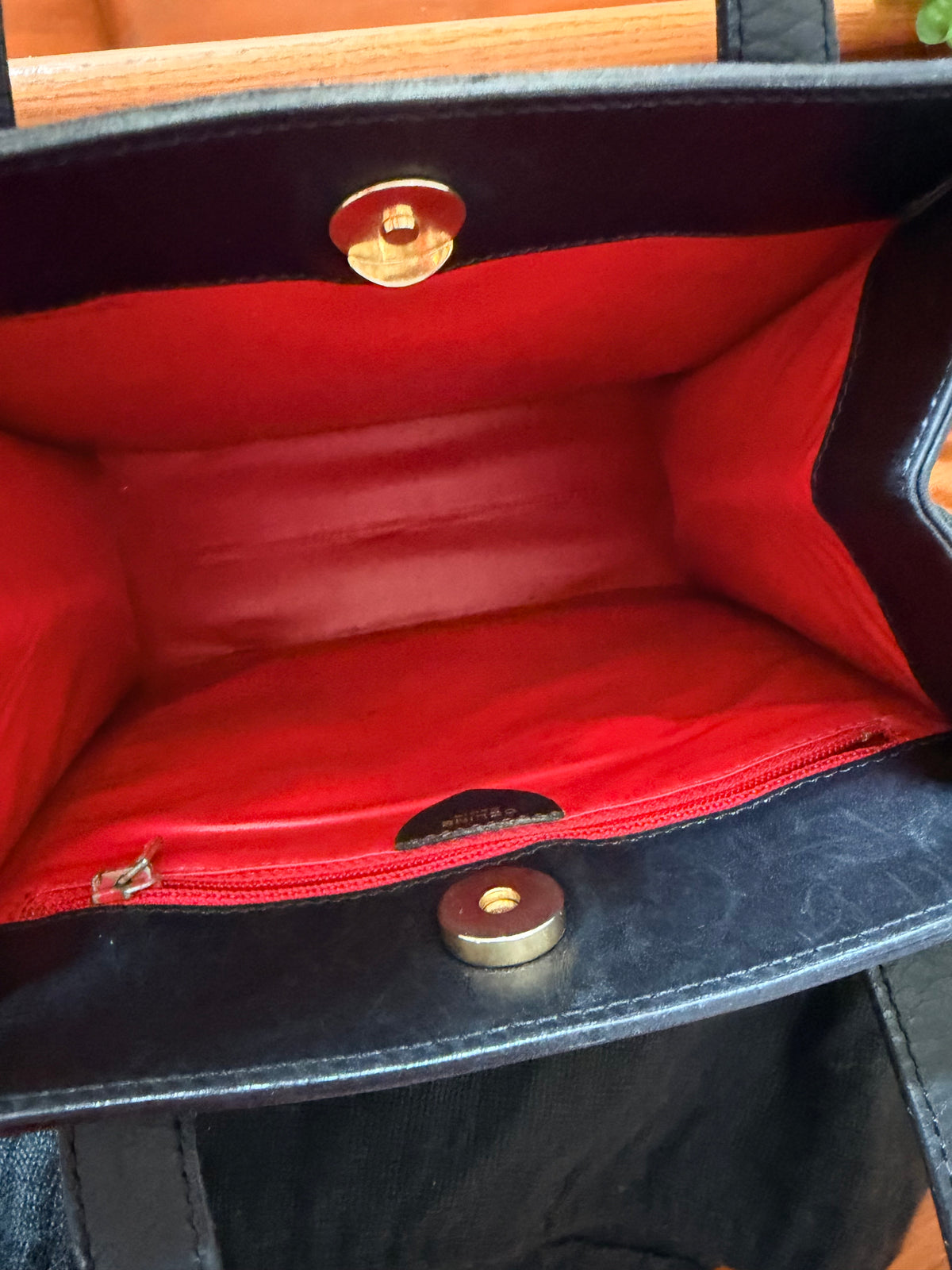 Clasic Atemporal: Céline Vintage Leather Bag