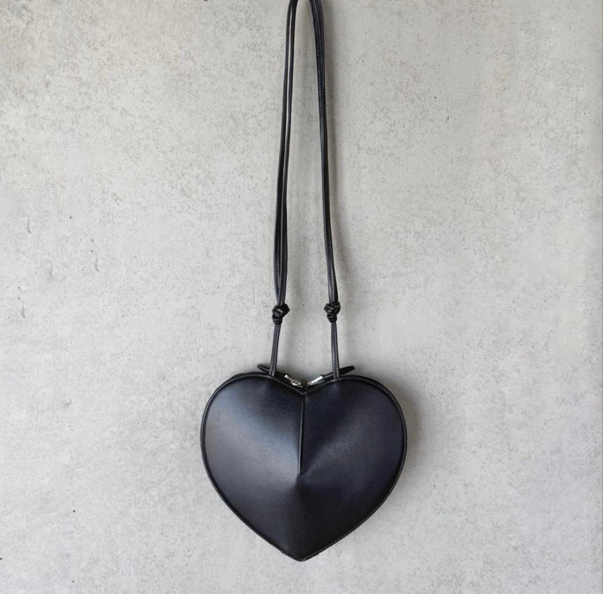 Authentic ALAÏA Black Leather Le Coeur Heart Shoulder Bag Excellent Condition
