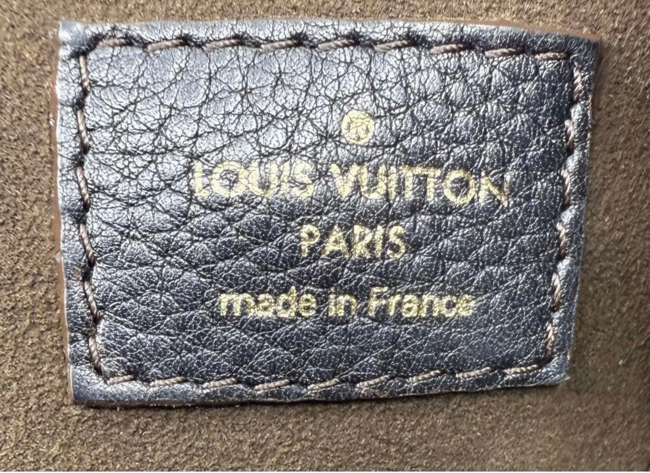 Louis Vuitton Mahina XS Perforated Leather Hobo Bag – Black (Noir)