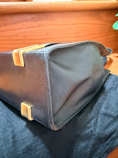 Clasic Atemporal: Céline Vintage Leather Bag