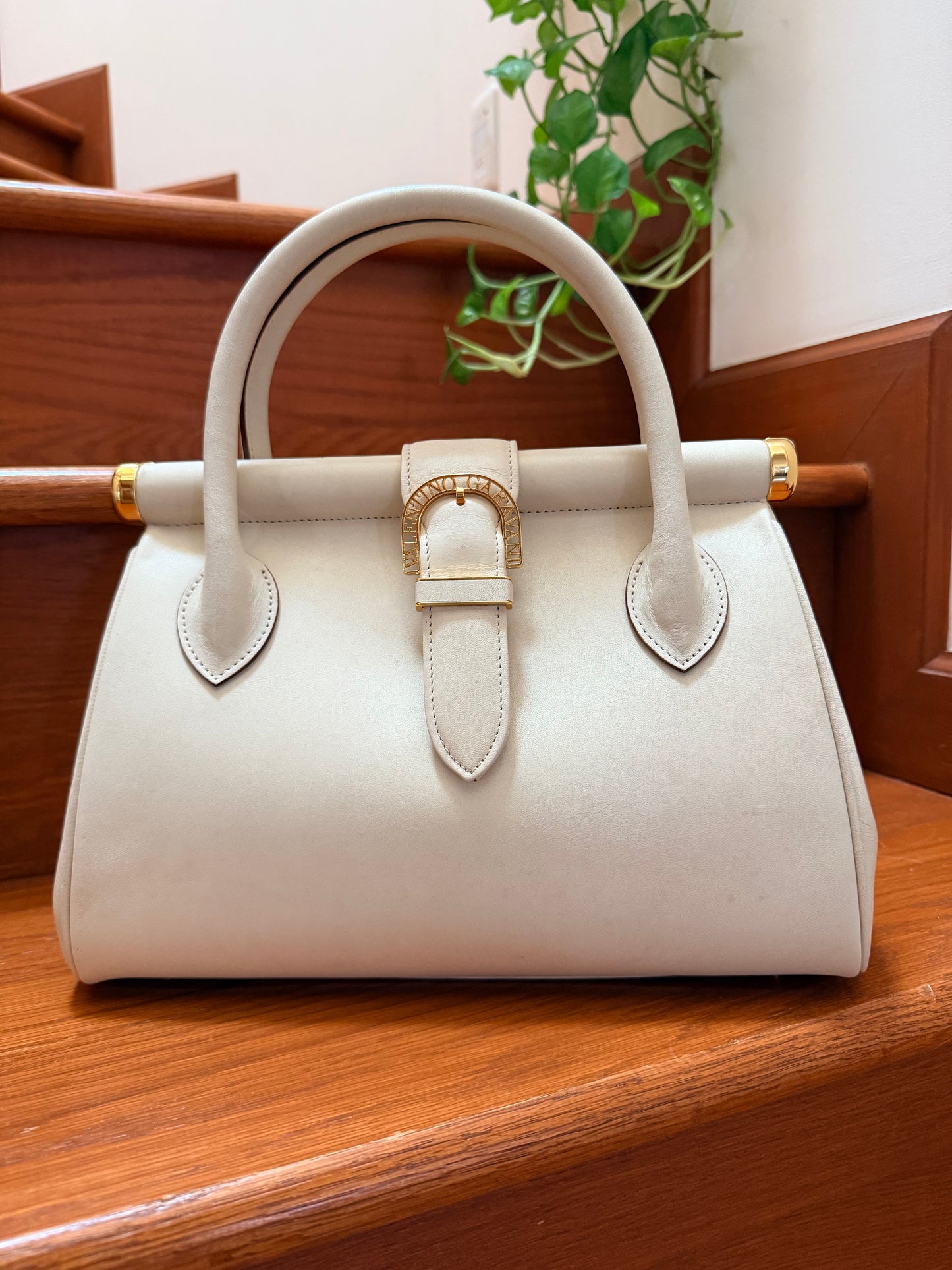 Vintage Valentino Garavani Ivory Leather Top Handle Bag