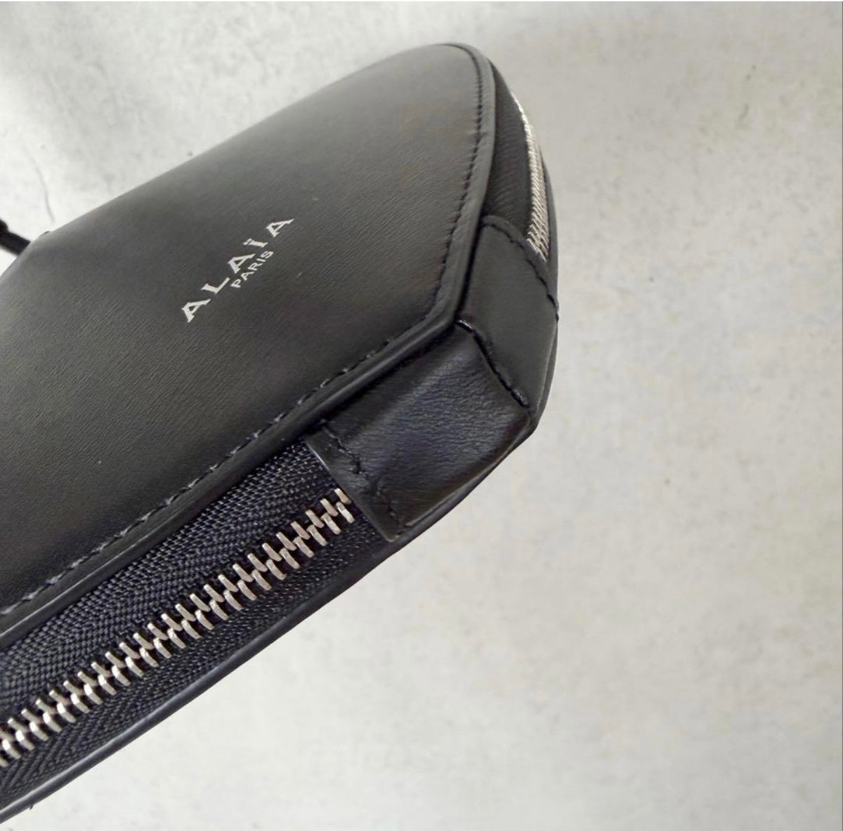 Authentic ALAÏA Black Leather Le Coeur Heart Shoulder Bag Excellent Condition