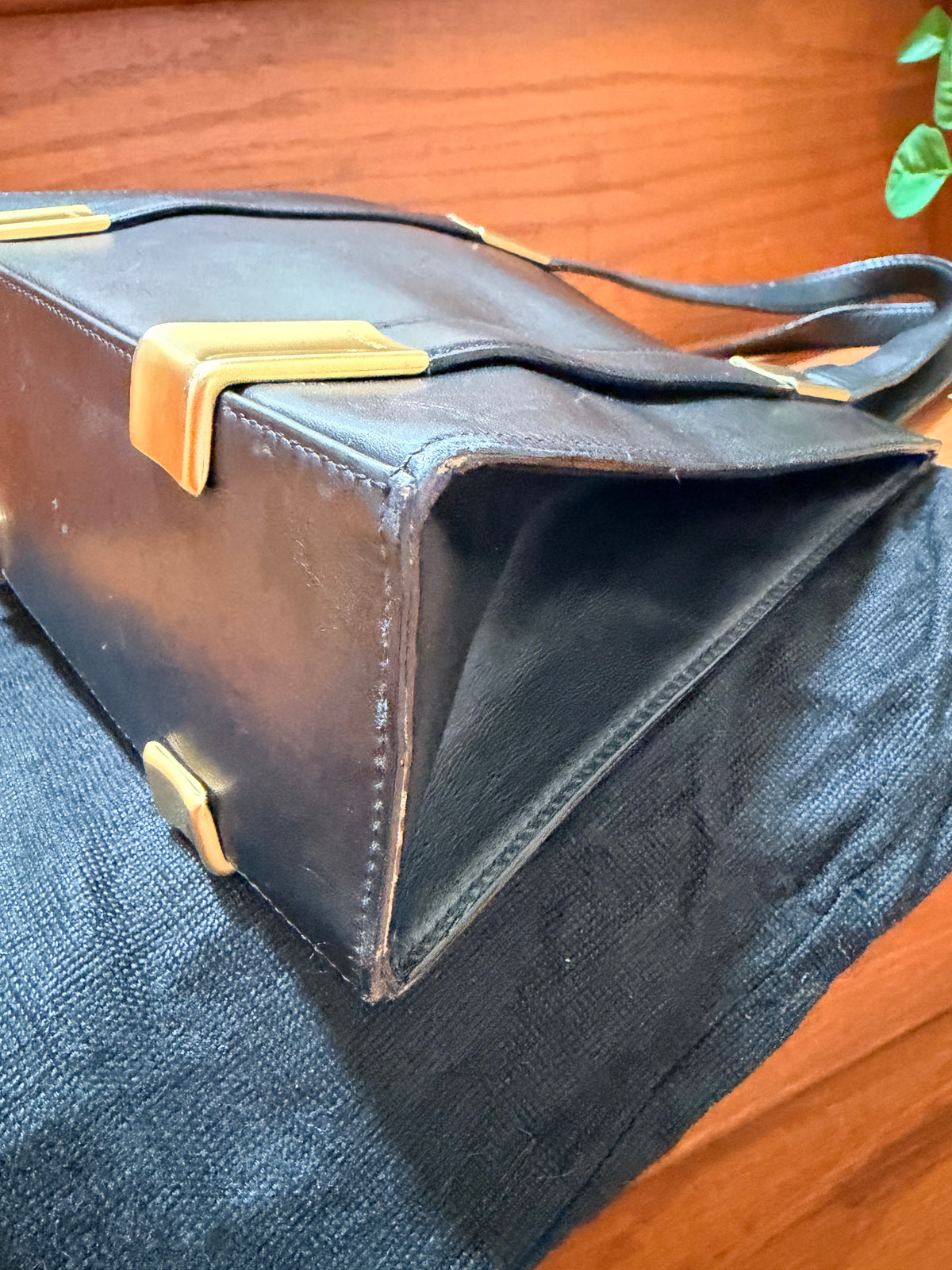 Clasic Atemporal: Céline Vintage Leather Bag