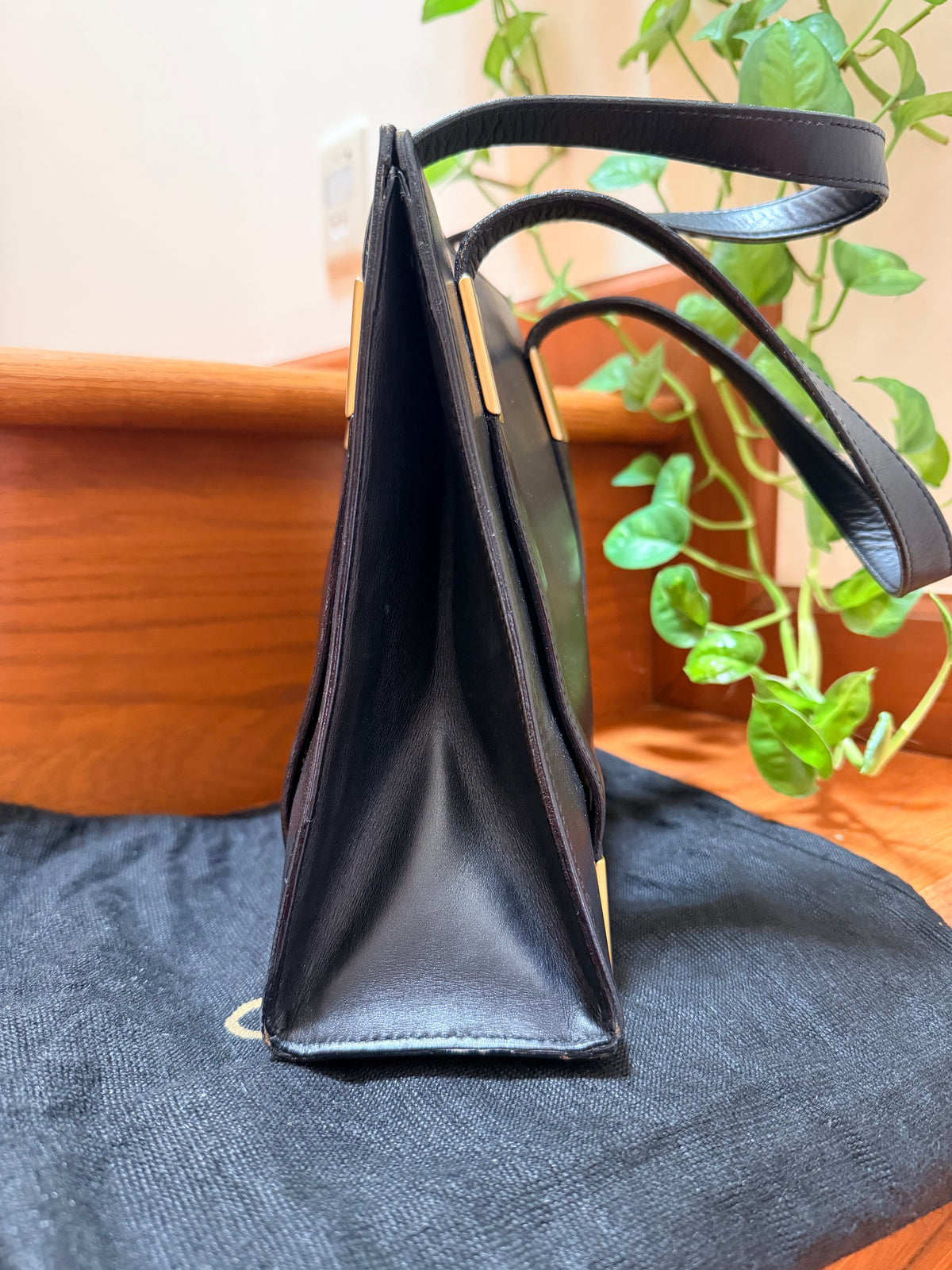 Clasic Atemporal: Céline Vintage Leather Bag
