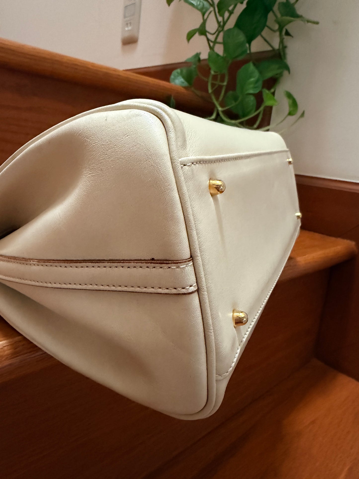 Vintage Valentino Garavani Ivory Leather Top Handle Bag